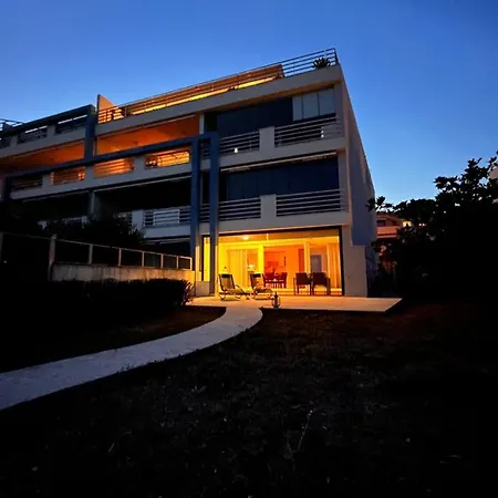Neda - Spacious With Sea View Garden Appartamento *