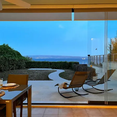 Neda - Spacious With Sea View Garden Appartamento Spalato